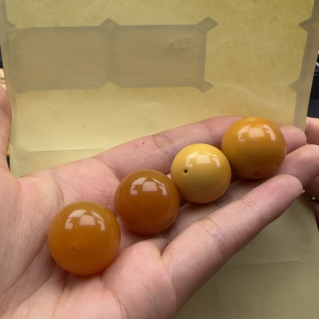 石英质玉未镶嵌颈饰丁*缘