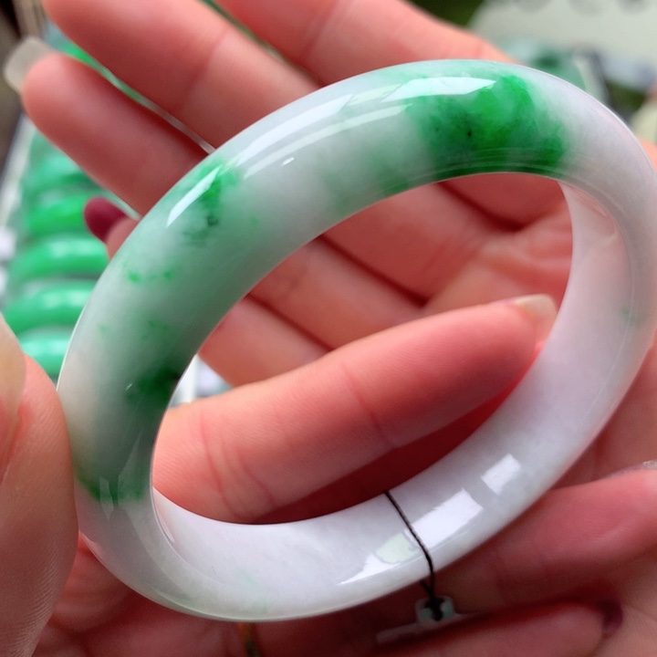 翡翠未镶嵌手镯天然翡翠手镯