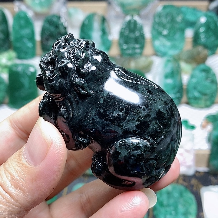 未镶嵌独山玉颈饰