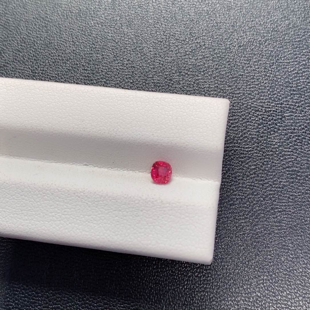 尖晶石裸石未镶嵌0.42绝地