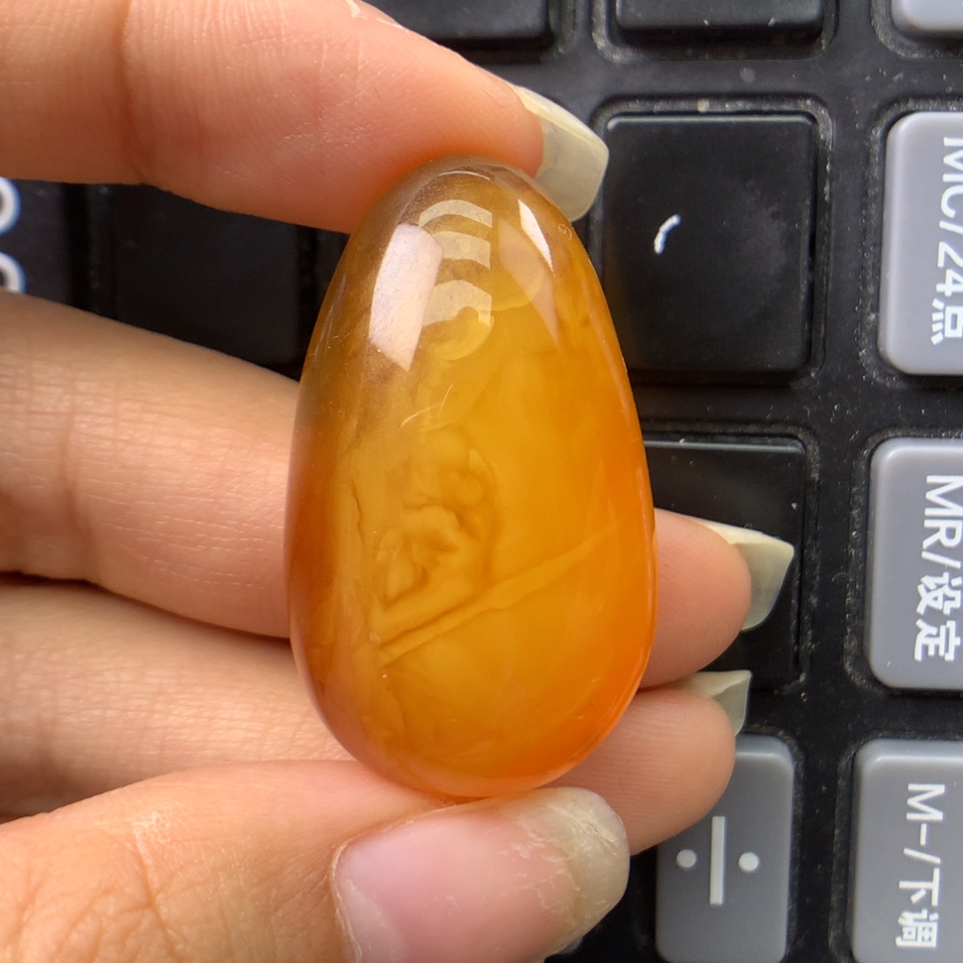 琥珀未镶嵌珠宝奇石