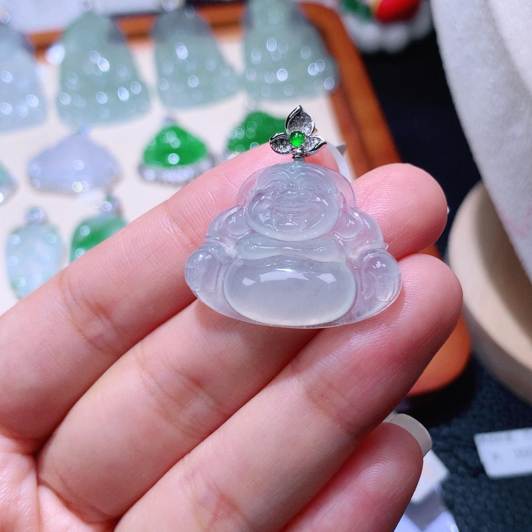 颈饰18K金镶嵌翡翠佛公