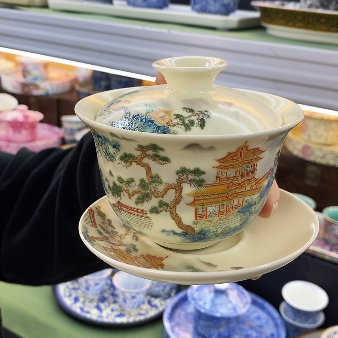 盖碗里的水煮开后放入