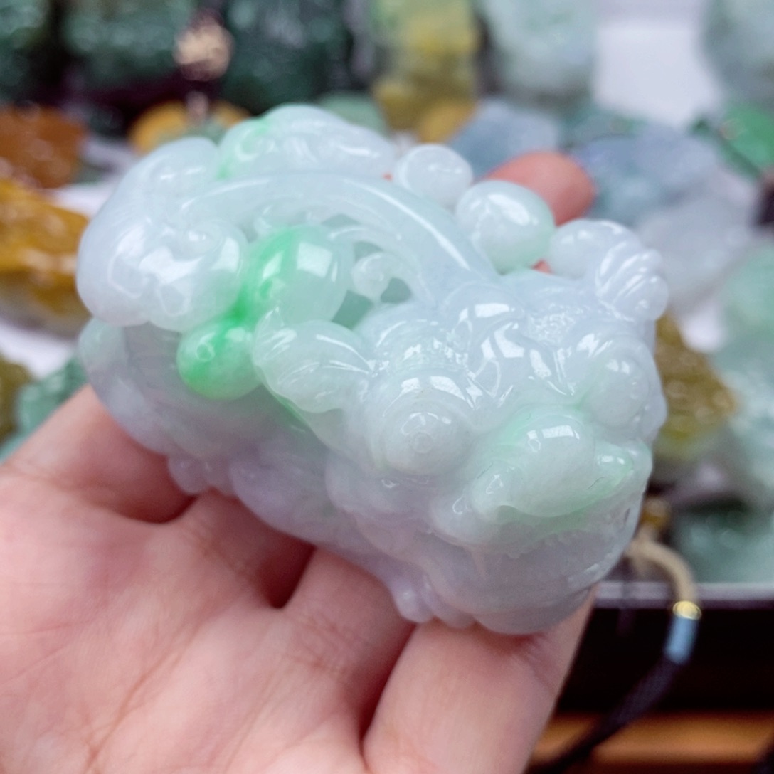 翡翠颈饰未镶嵌翡翠