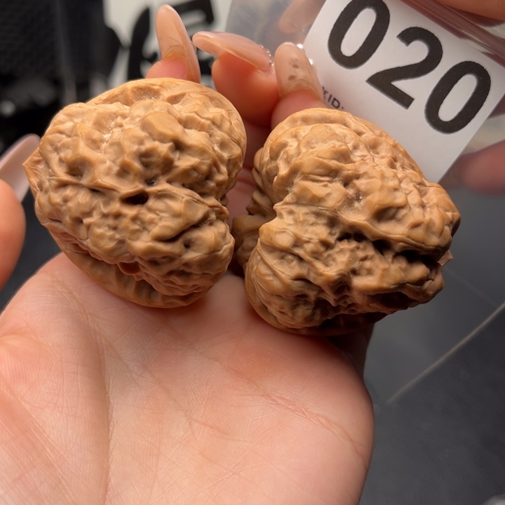 吊坠文玩核桃肌肉三角高尖44/47/42