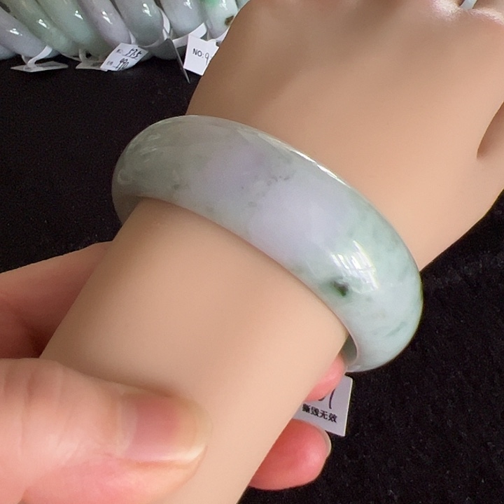 翡翠未镶嵌手镯编号18837圈口57.7