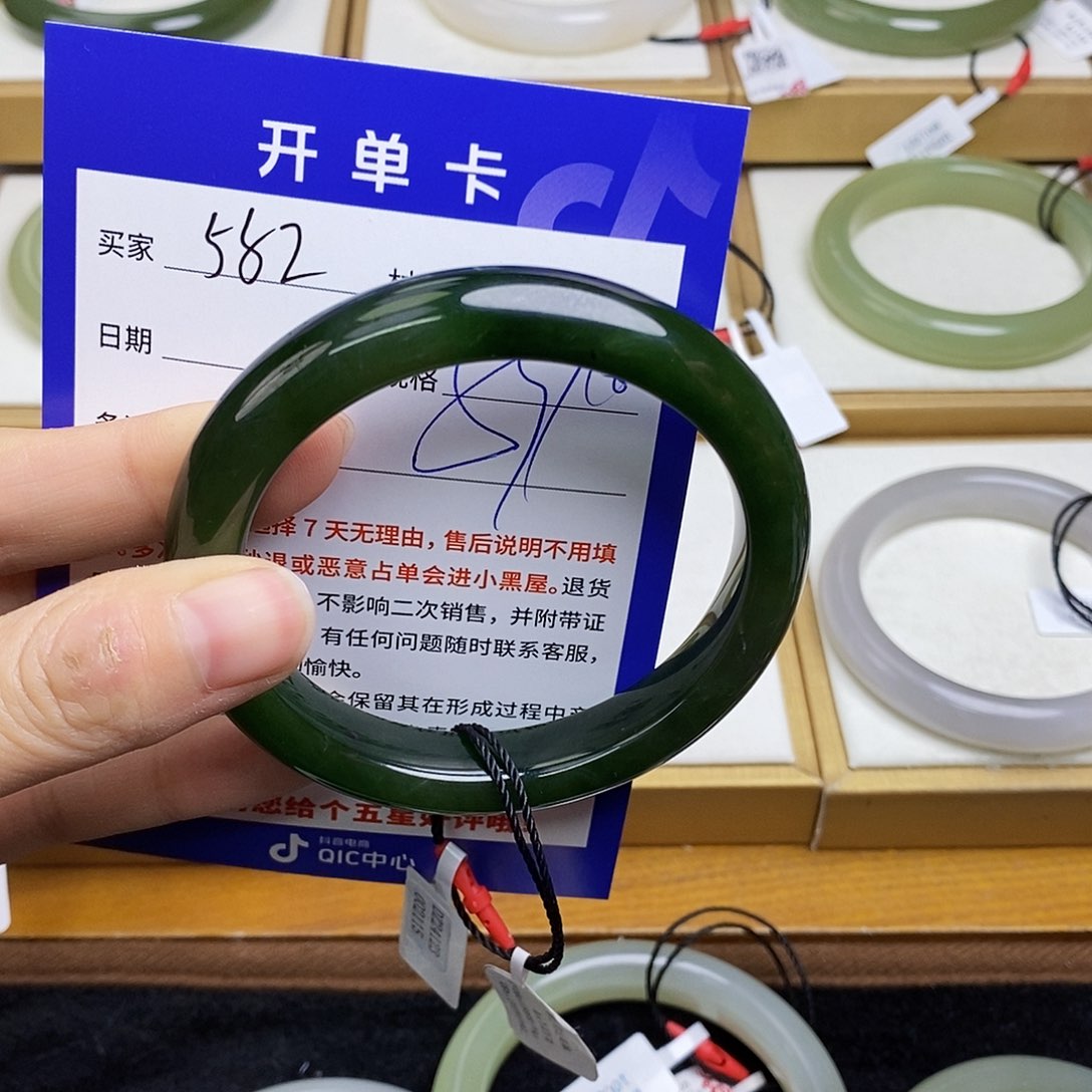 和田玉手镯未镶嵌sy