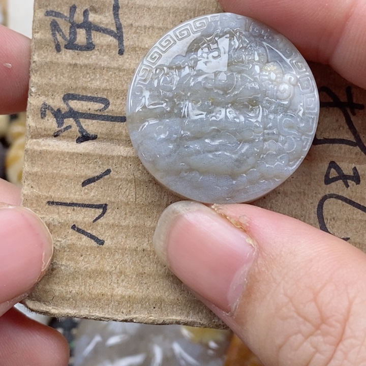 颈饰未镶嵌硅化珊瑚（珊瑚玉）用****1