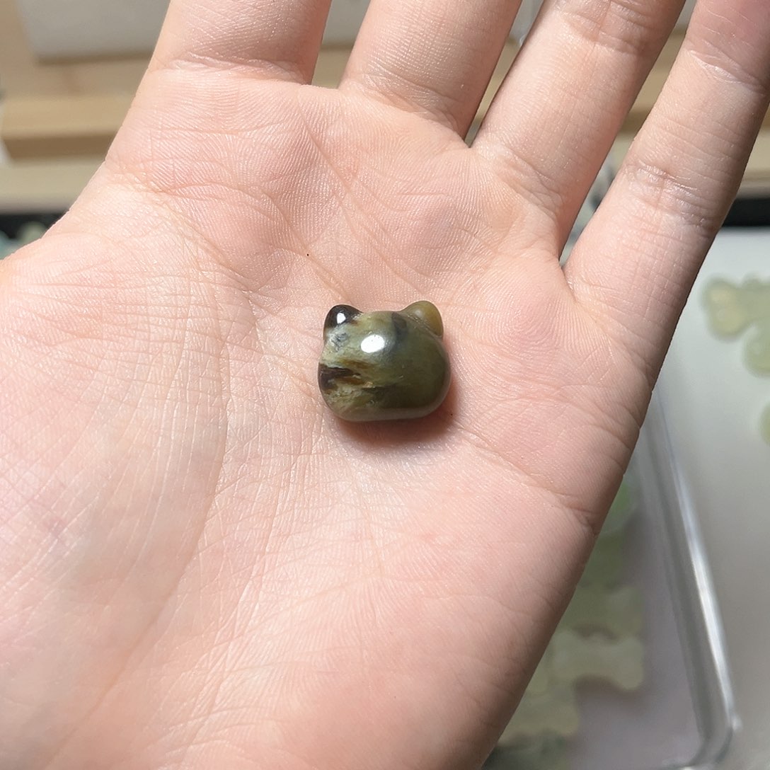 岫玉颈饰未镶嵌编好绳子发货