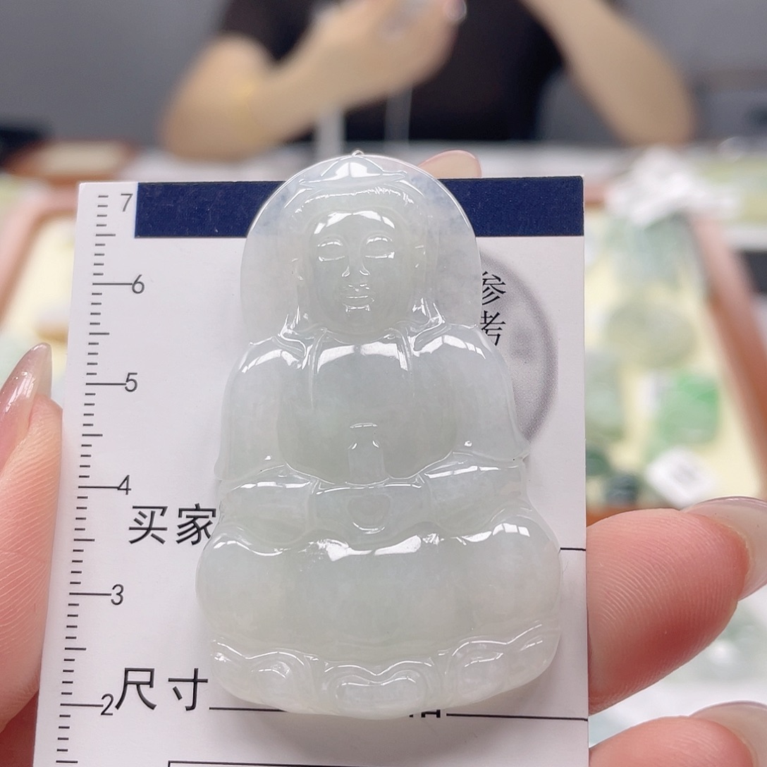 翡翠未镶嵌颈饰观音