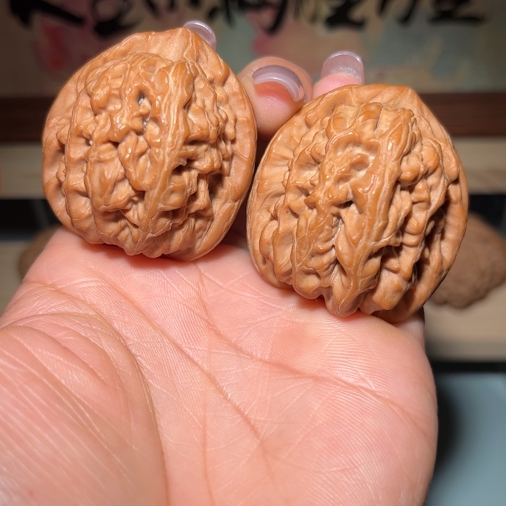 文玩核桃吊坠红锦鲤