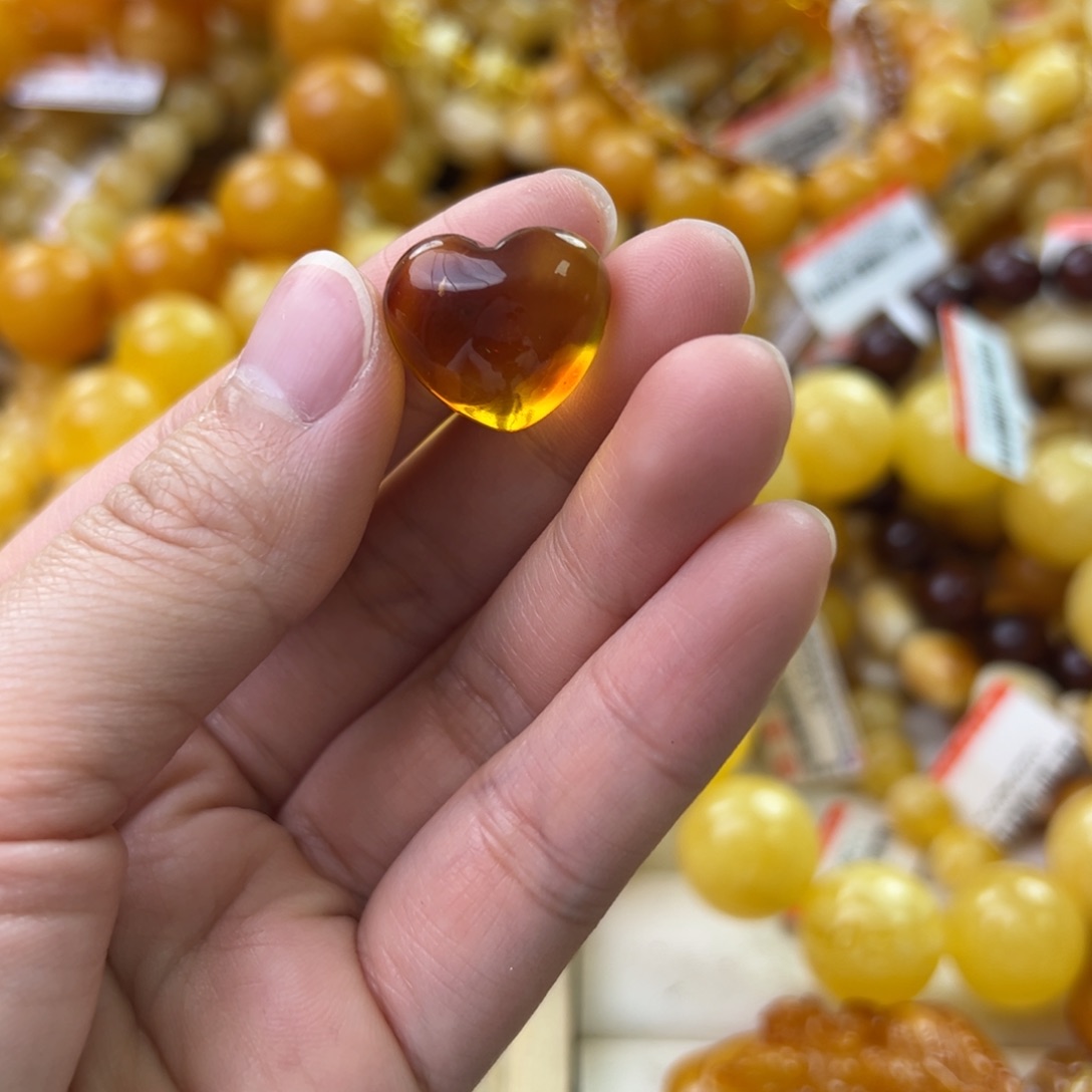 琥珀珠宝奇石未镶嵌