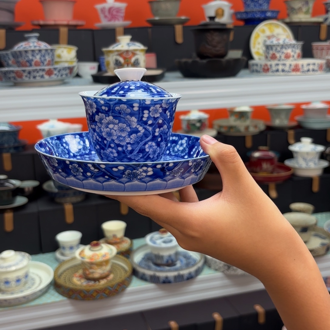 茶具是指由两块小牌子和