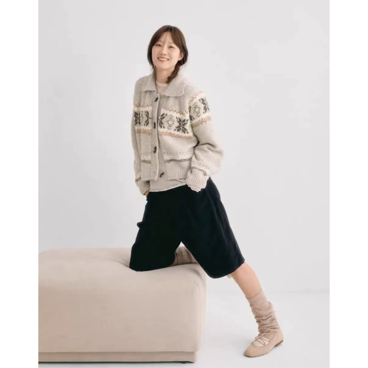 AW251446   Depound秋冬复古翻领木扣费尔岛针织开衫