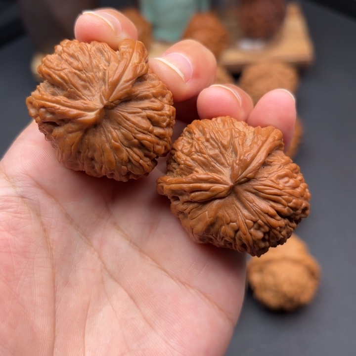吊坠文玩核桃白狮子顺风耳