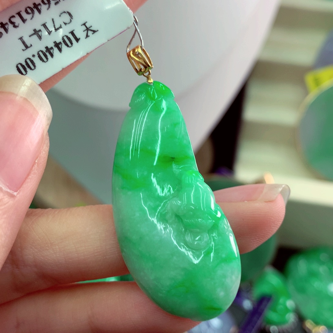 吊坠(不含链)18K金镶嵌翡翠