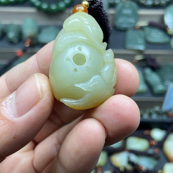 和田玉颈饰未镶嵌