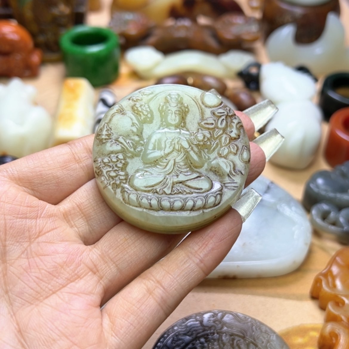 【闪购商品】蛇纹石玉颈饰未镶嵌