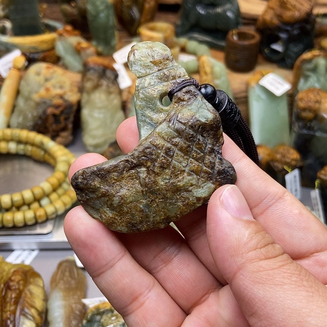 岫岩河磨玉（透闪石质玉）未镶嵌珠宝奇石