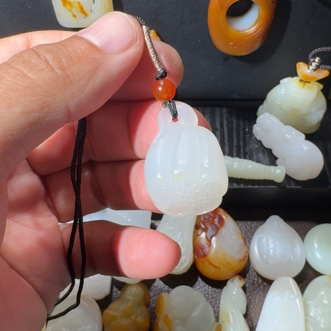 和田玉未镶嵌挂件