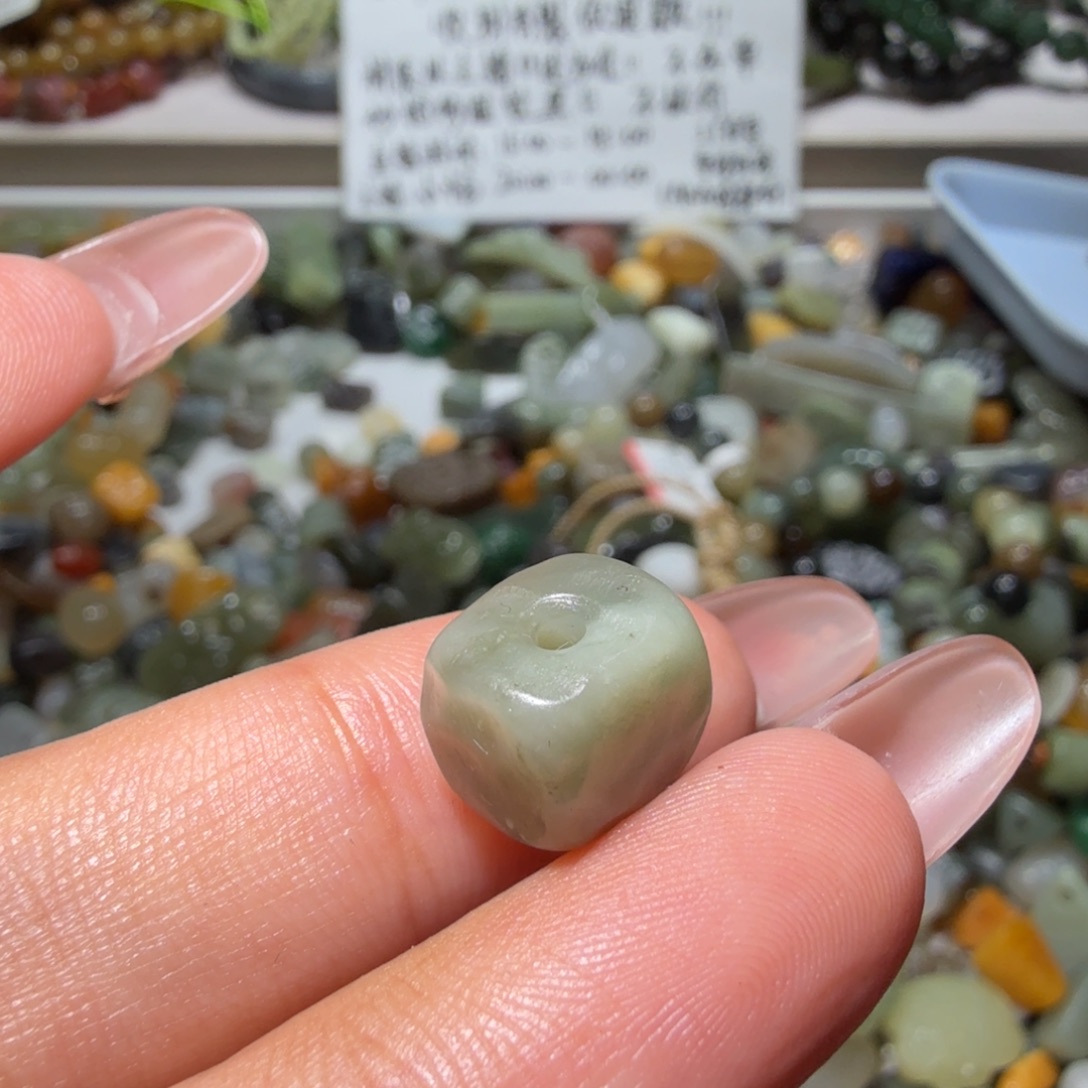 和田玉未镶嵌珠宝奇石
