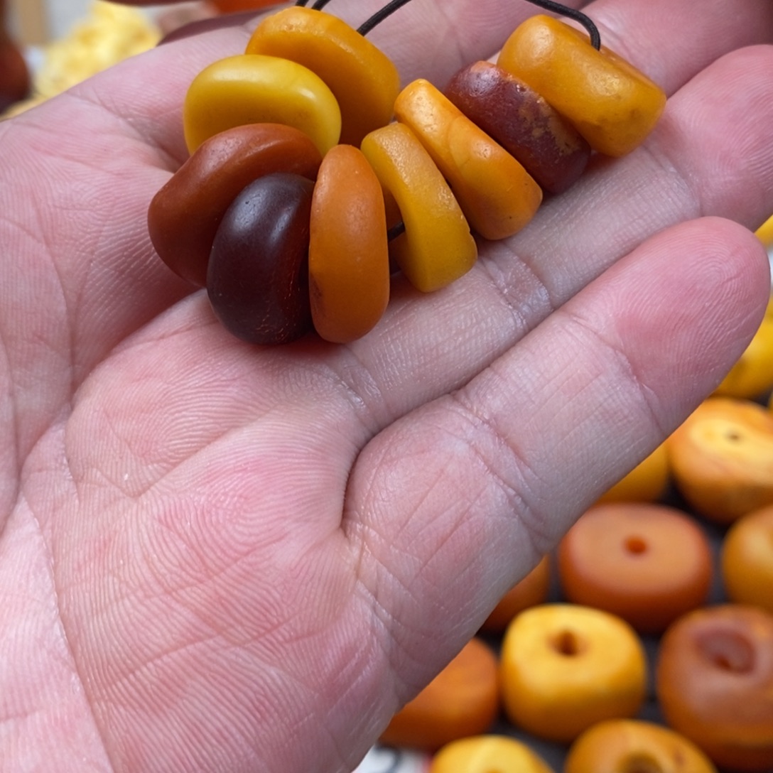 林***窗琥珀未镶嵌裸石老蜜蜡