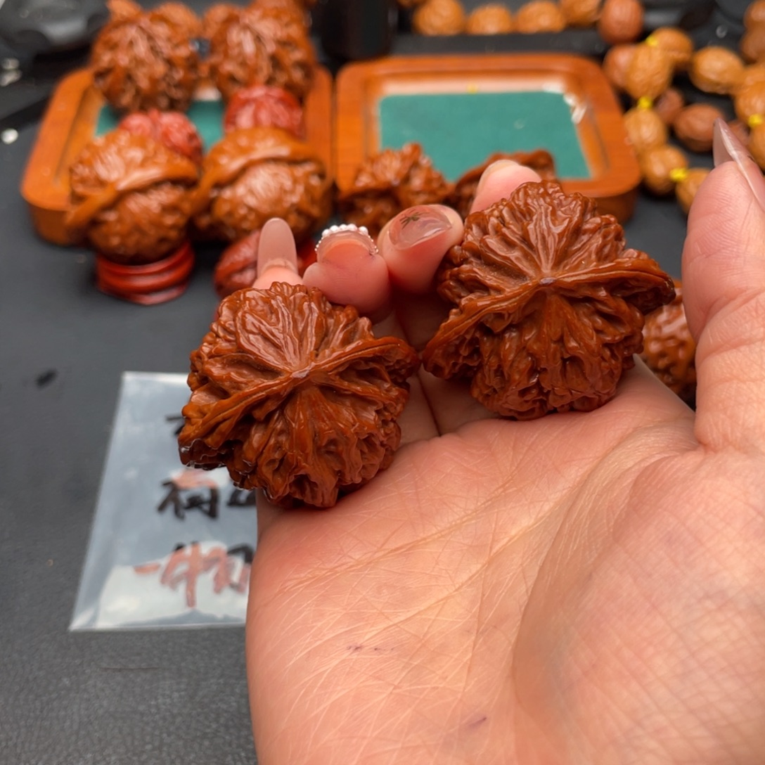 邹***大把件文玩核桃盘龙纹