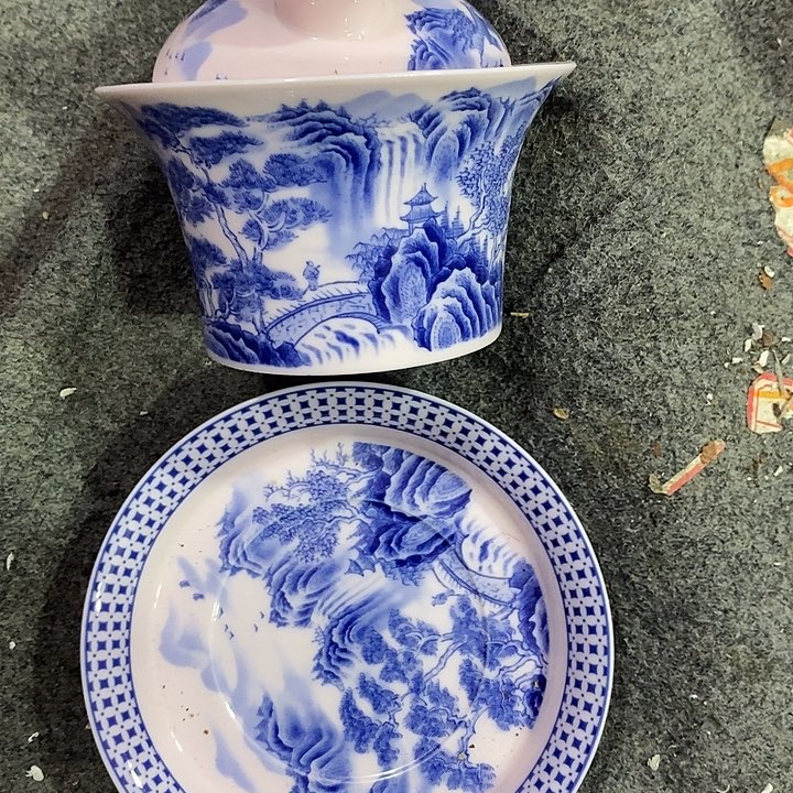 摆件陶红稀土青花山水马蹄三才盖碗