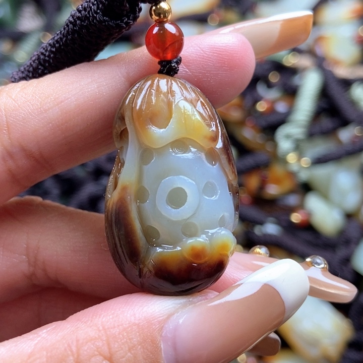 和田玉颈饰未镶嵌