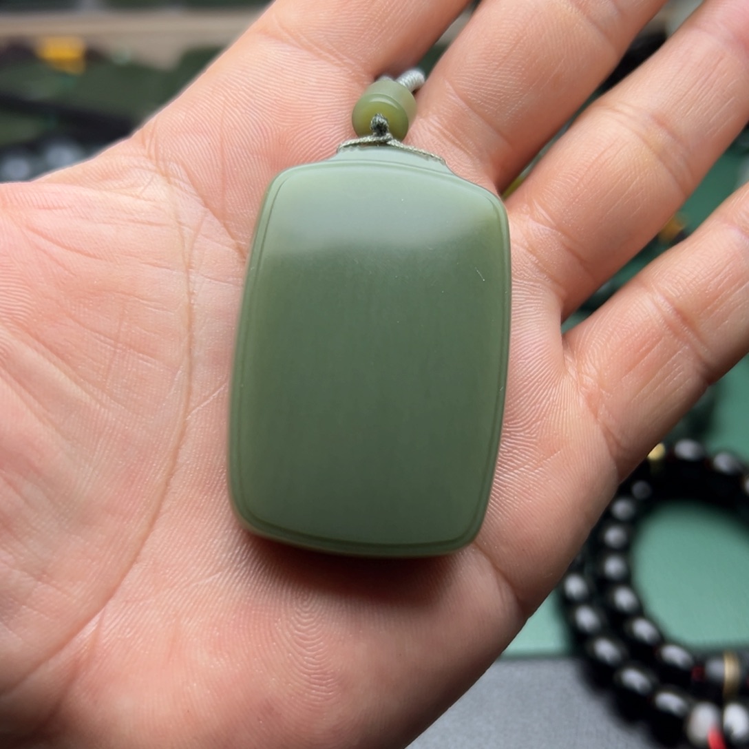 和田玉手链未镶嵌351沙枣青豆青