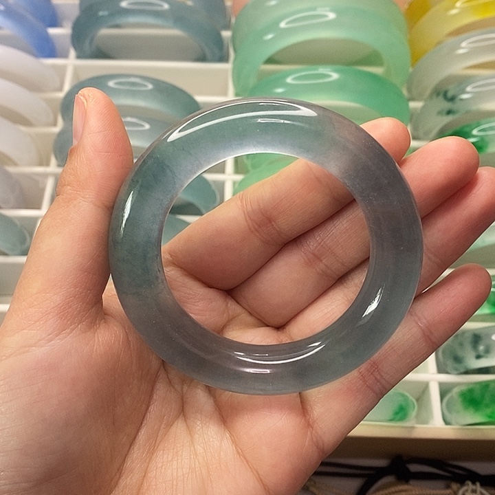 石英岩玉未镶嵌手镯