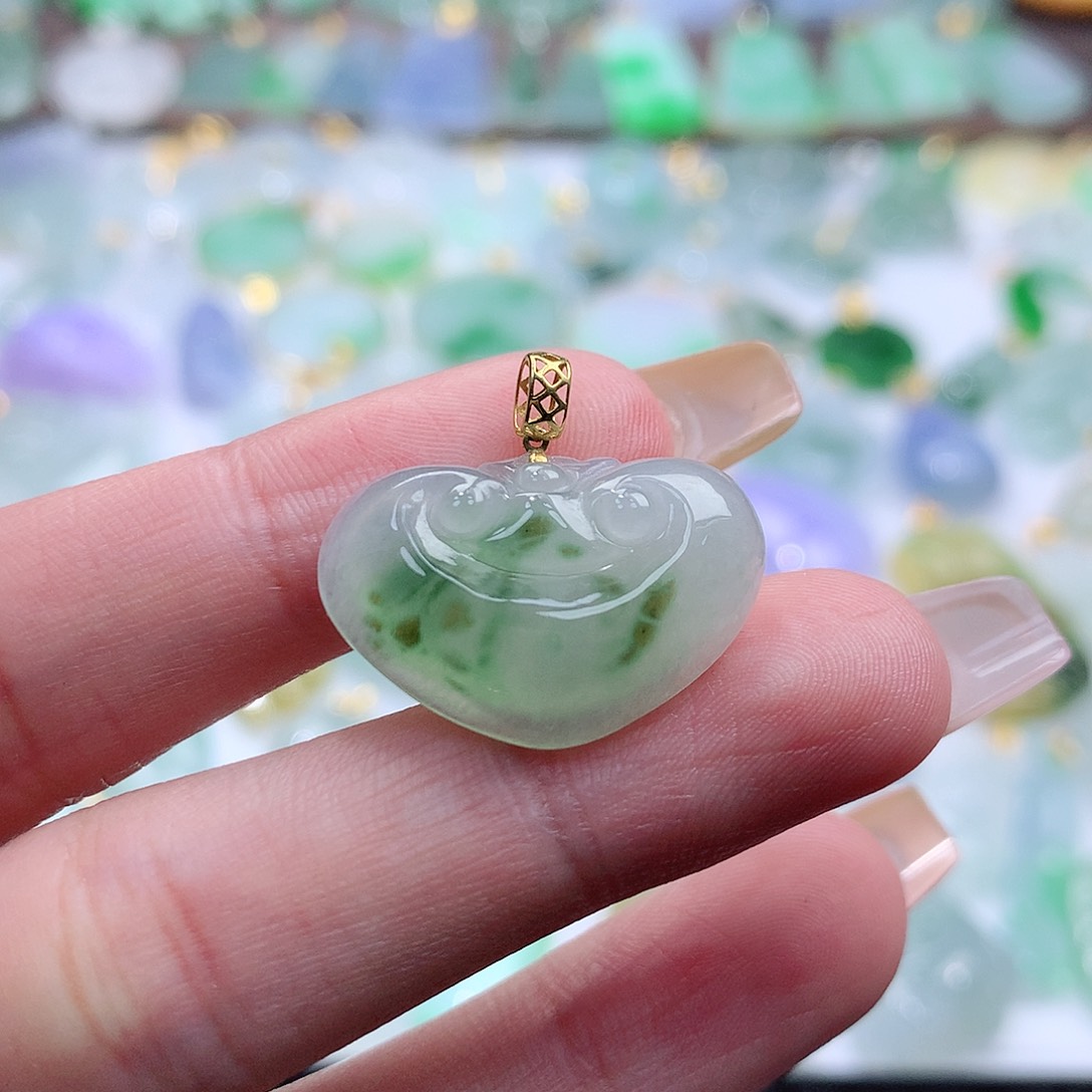 翡翠颈饰未镶嵌翡翠