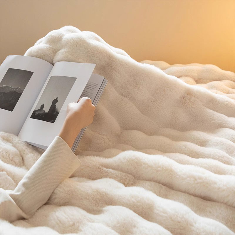 毛毯抱枕，拆开就是毛毯哦~折叠就是抱枕、三号链接