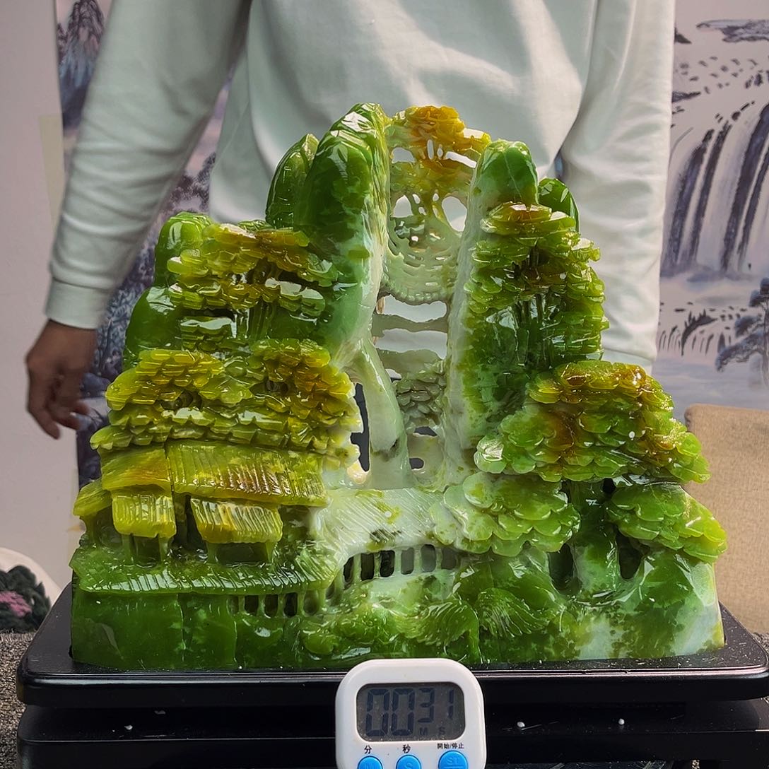 崔***乐玉玉摆件绿色带底座
