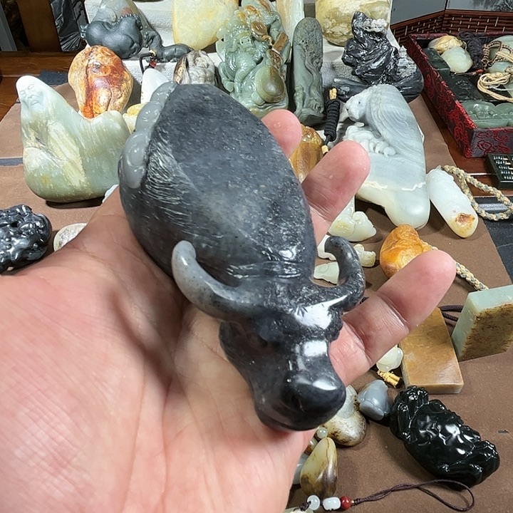 未镶嵌和田玉摆件