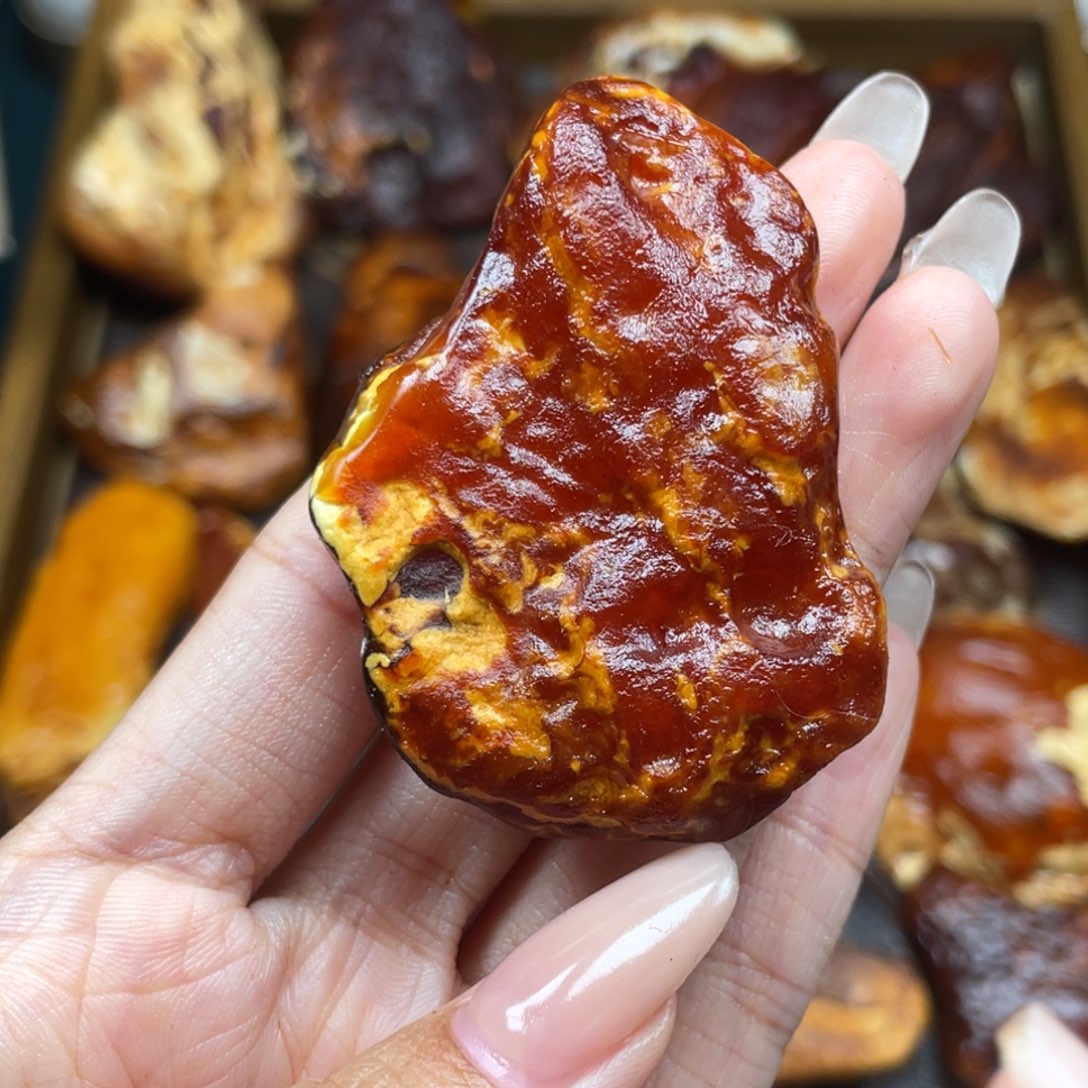 琥珀未镶嵌珠宝奇石