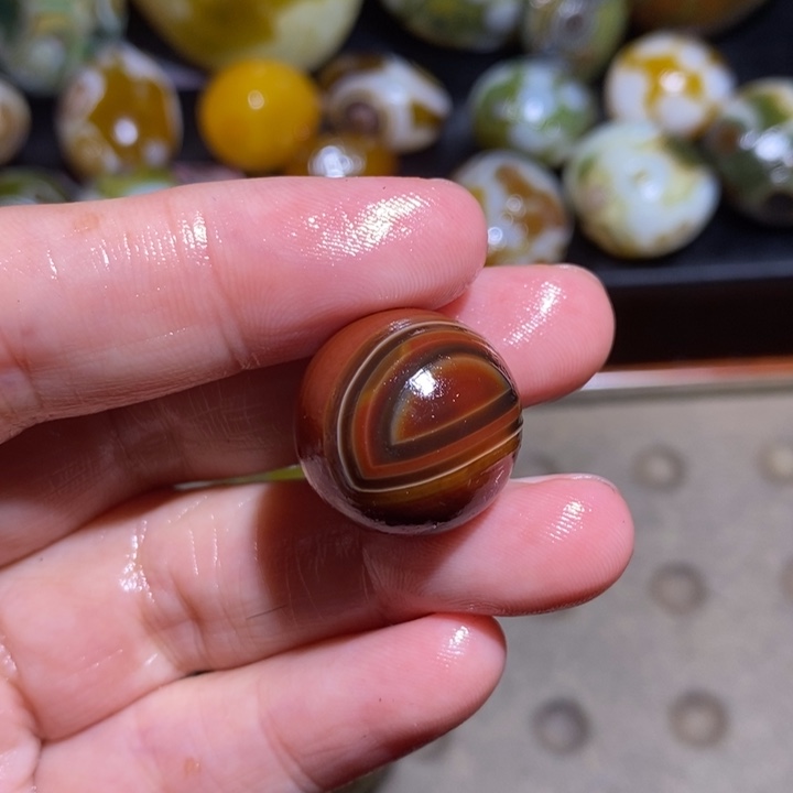 玛瑙/玉髓未镶嵌珠宝半成品秋**树