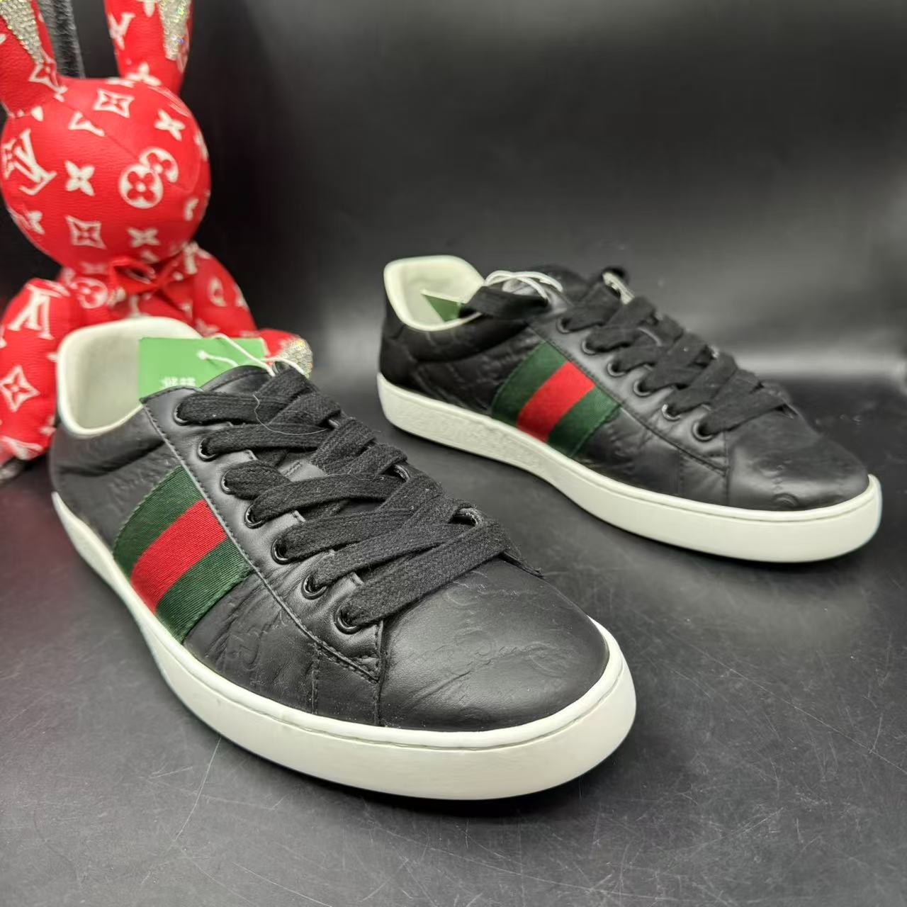 95新 GUCCI/古驰 【AO福利】42欧码 男士时尚黑色压花板鞋glyy39