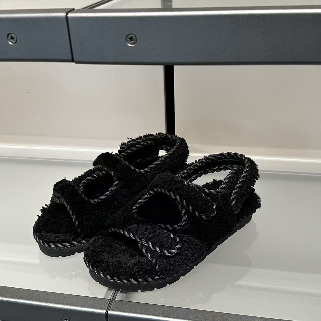 未使用 BOTTEGA VENETA/葆蝶家 /七七/毛毛凉鞋