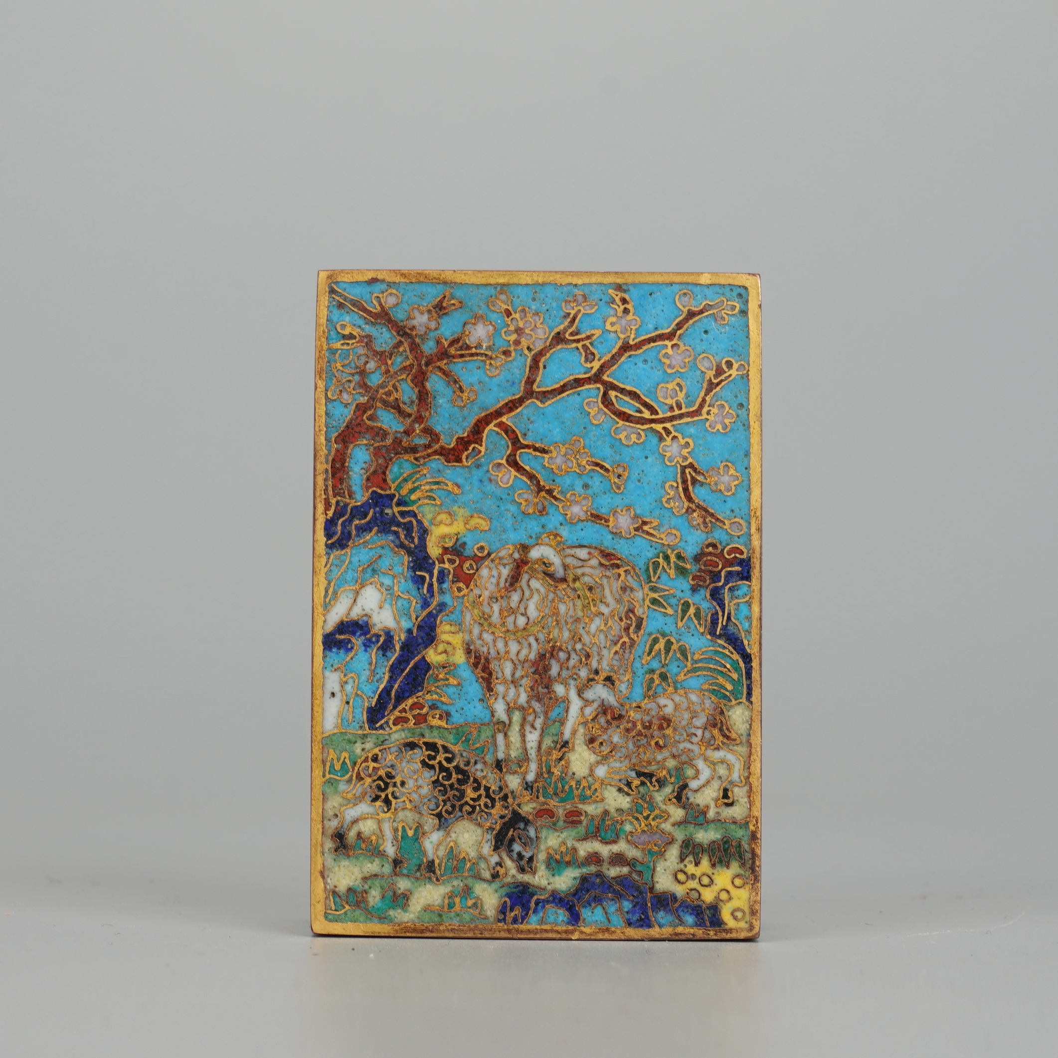 Lot50 清代 铜胎掐丝珐琅吉祥纹纸镇