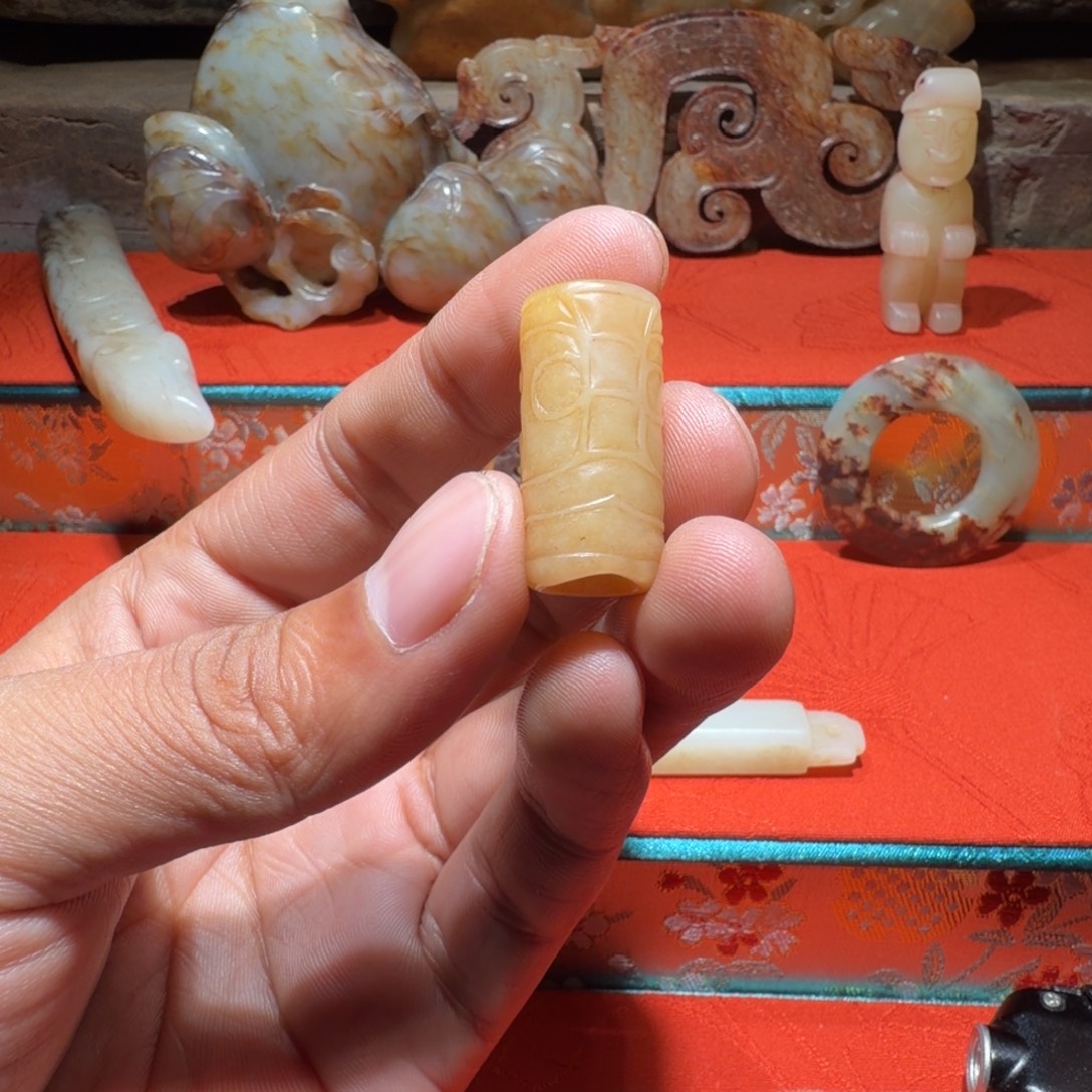 飞***哥和田玉（糖玉）未镶嵌颈饰