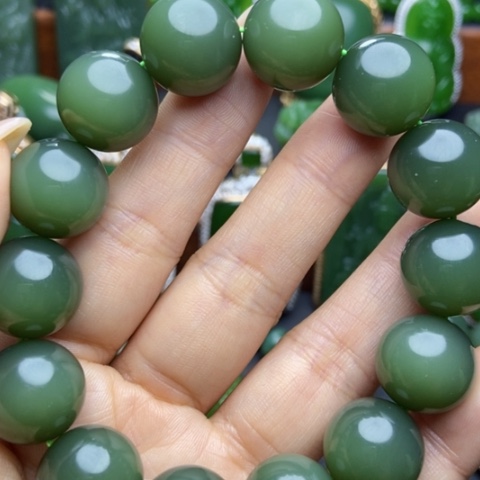 和田玉（碧玉）未镶嵌颈饰