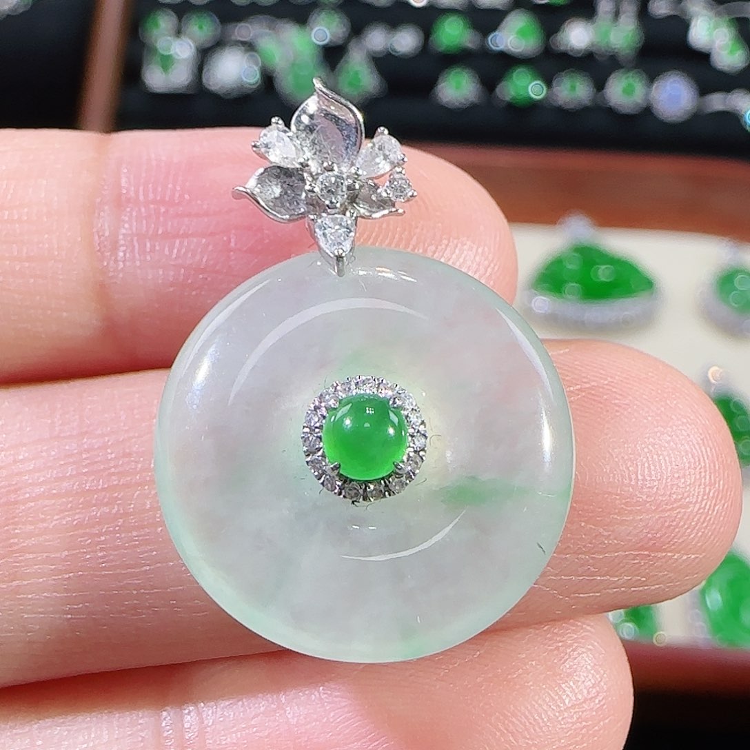 翡翠18K金镶嵌吊坠(不含链)