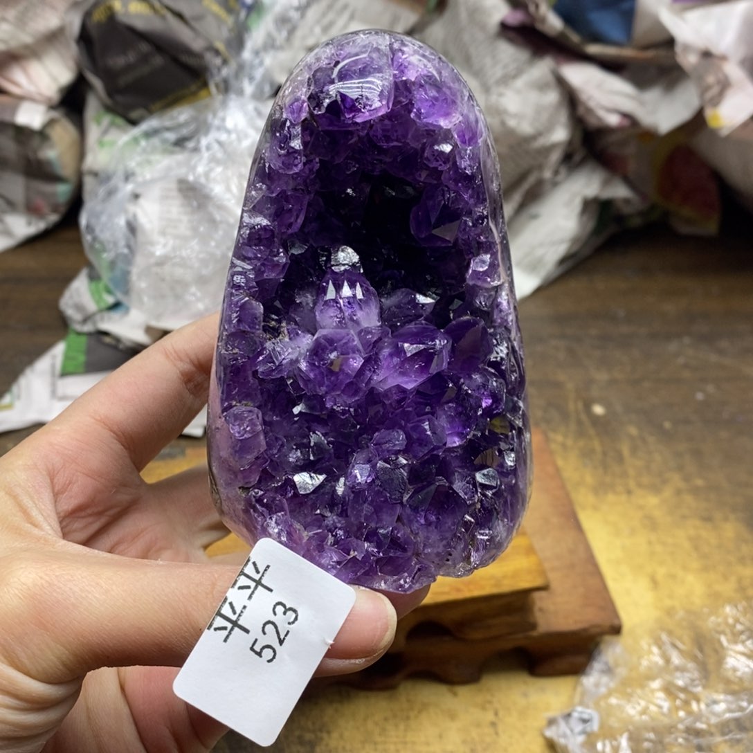 紫晶乌拉圭未镶嵌