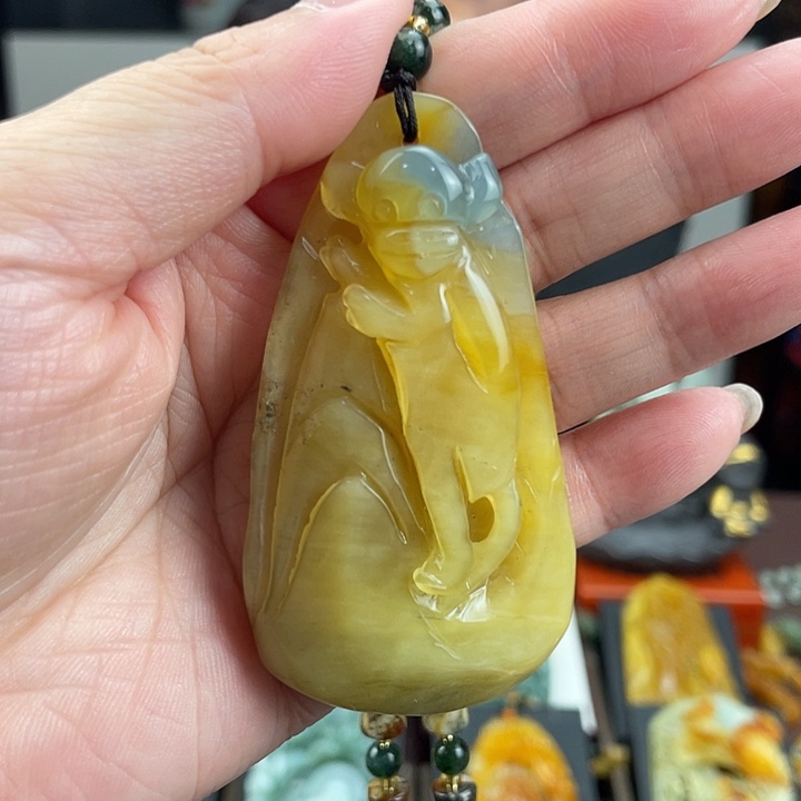 未镶嵌蛇纹石玉颈饰