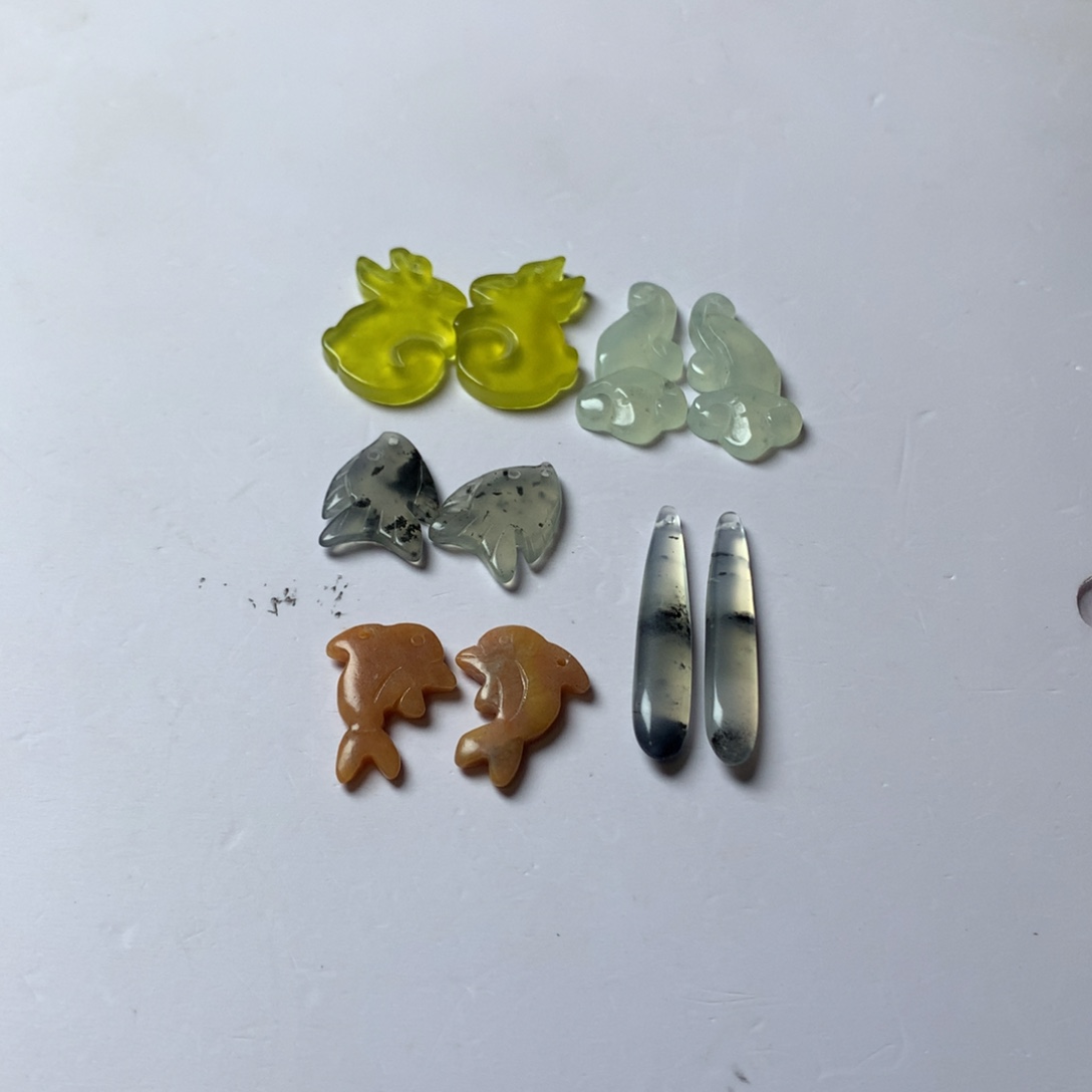 雅***竹蛇纹石玉未镶嵌耳坠