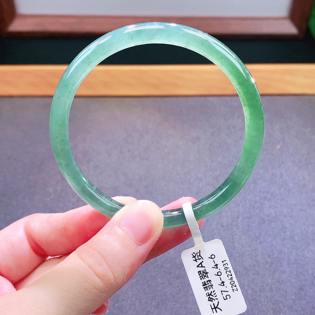未镶嵌手镯翡翠天然翡翠