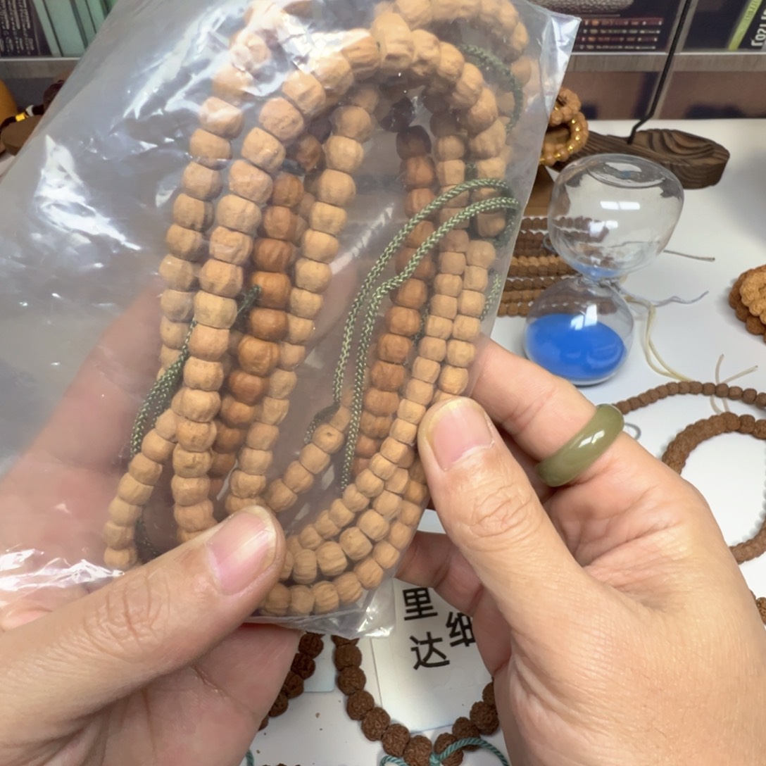 大***狼柏香籽/百香籽手串百香籽手持