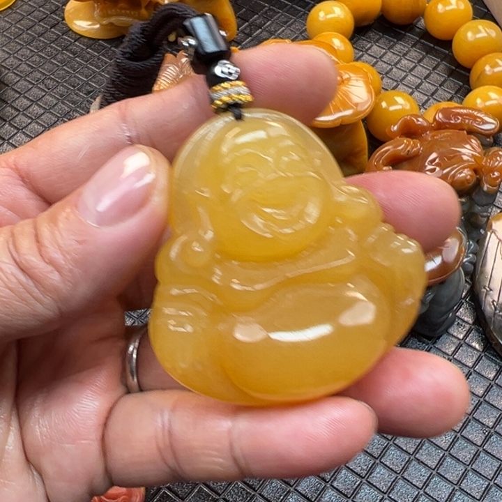 石英质玉（黄龙玉）颈饰未镶嵌