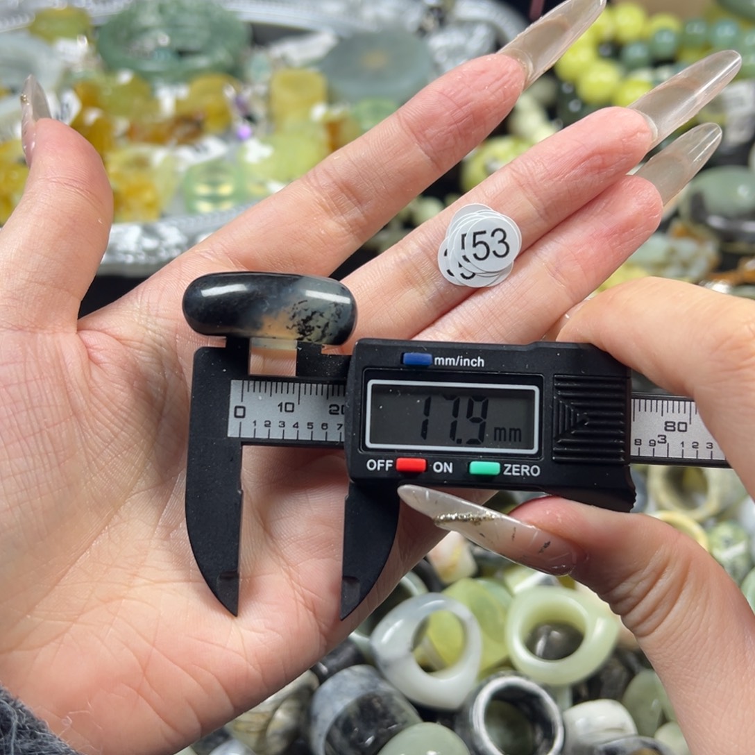 蛇纹石玉未镶嵌戒指